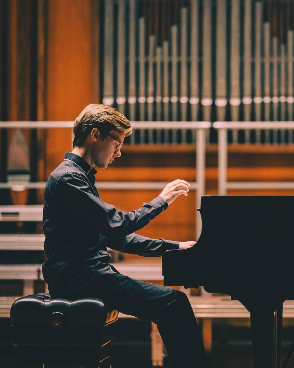 Martin Kaptein performing a solo piano recital.